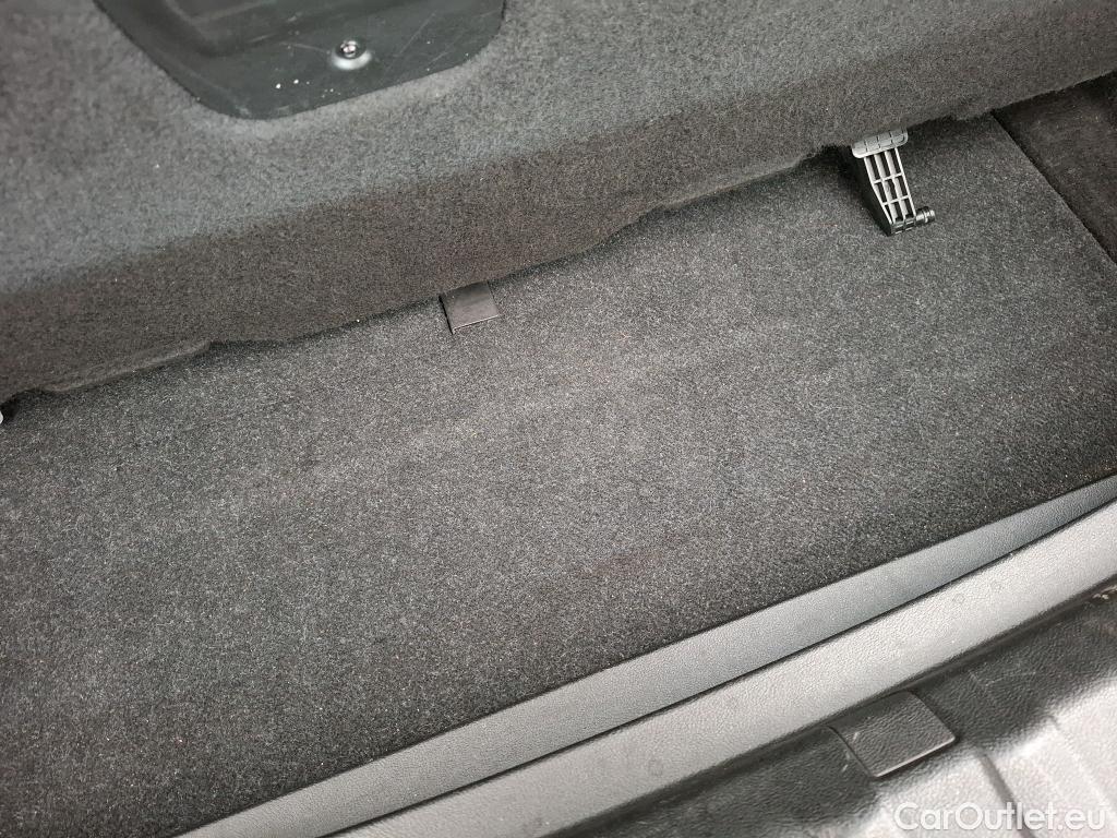  Bmw  Serie 3 BMW Série 3 Berline / 2018 / 4P / Berline 330e 292ch Edition Sport BVA8 Hybride #50