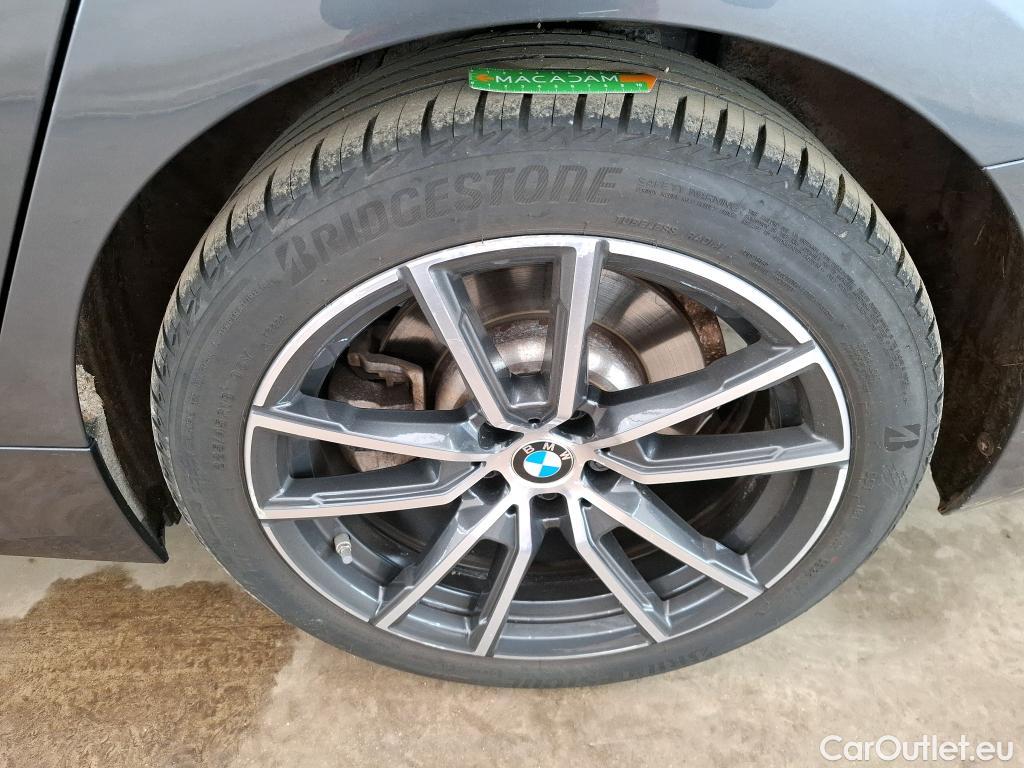  Bmw  Serie 3 BMW Série 3 Berline / 2018 / 4P / Berline 330e 292ch Edition Sport BVA8 Hybride #25