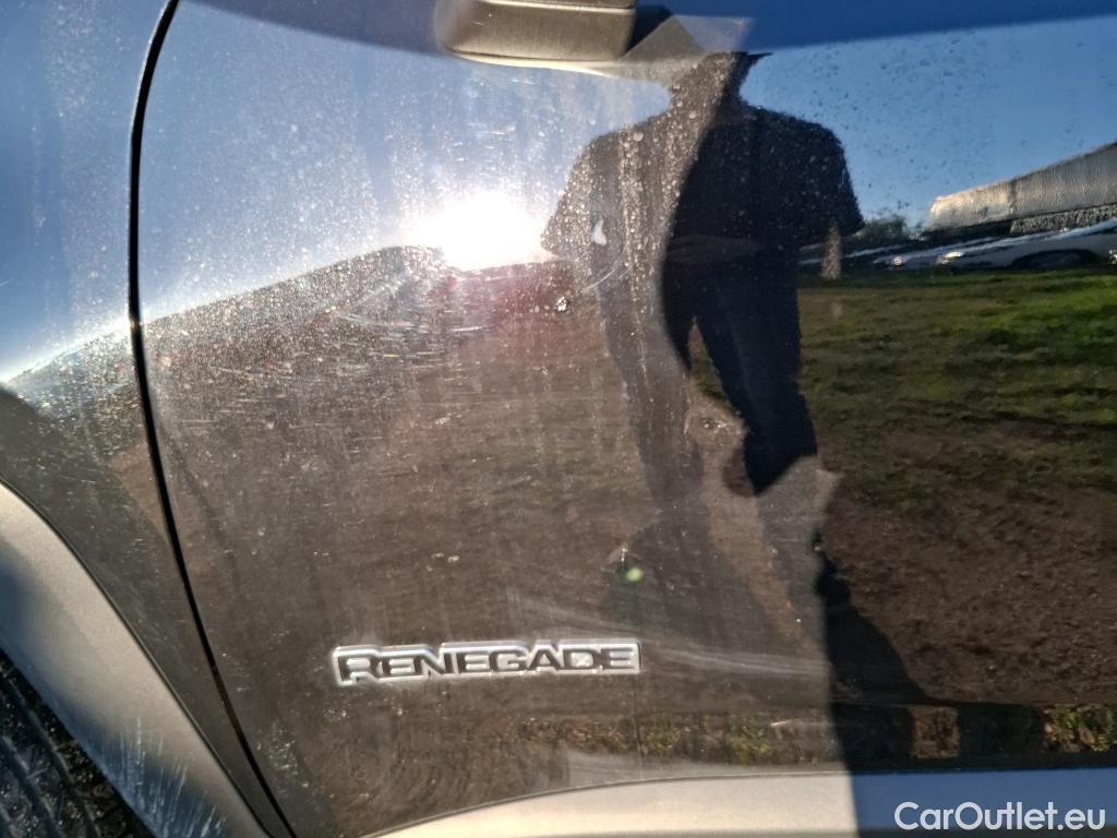  Jeep  Patriot JEEP Renegade / 2018 / 5P / SUV 1.5 MHEV Turbo T4 130 Limited #15