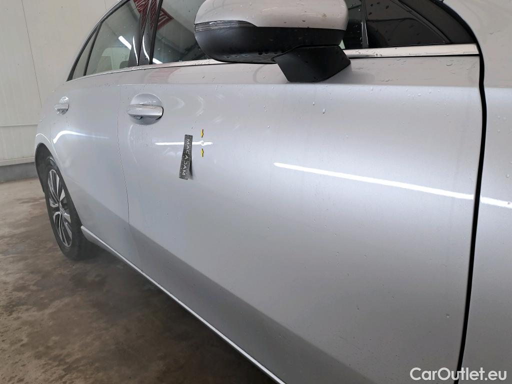  Mercedes  A-Klasse Classe A Compact  2018  5P  Berline A 250 e Business Line 8GDCT
 #31