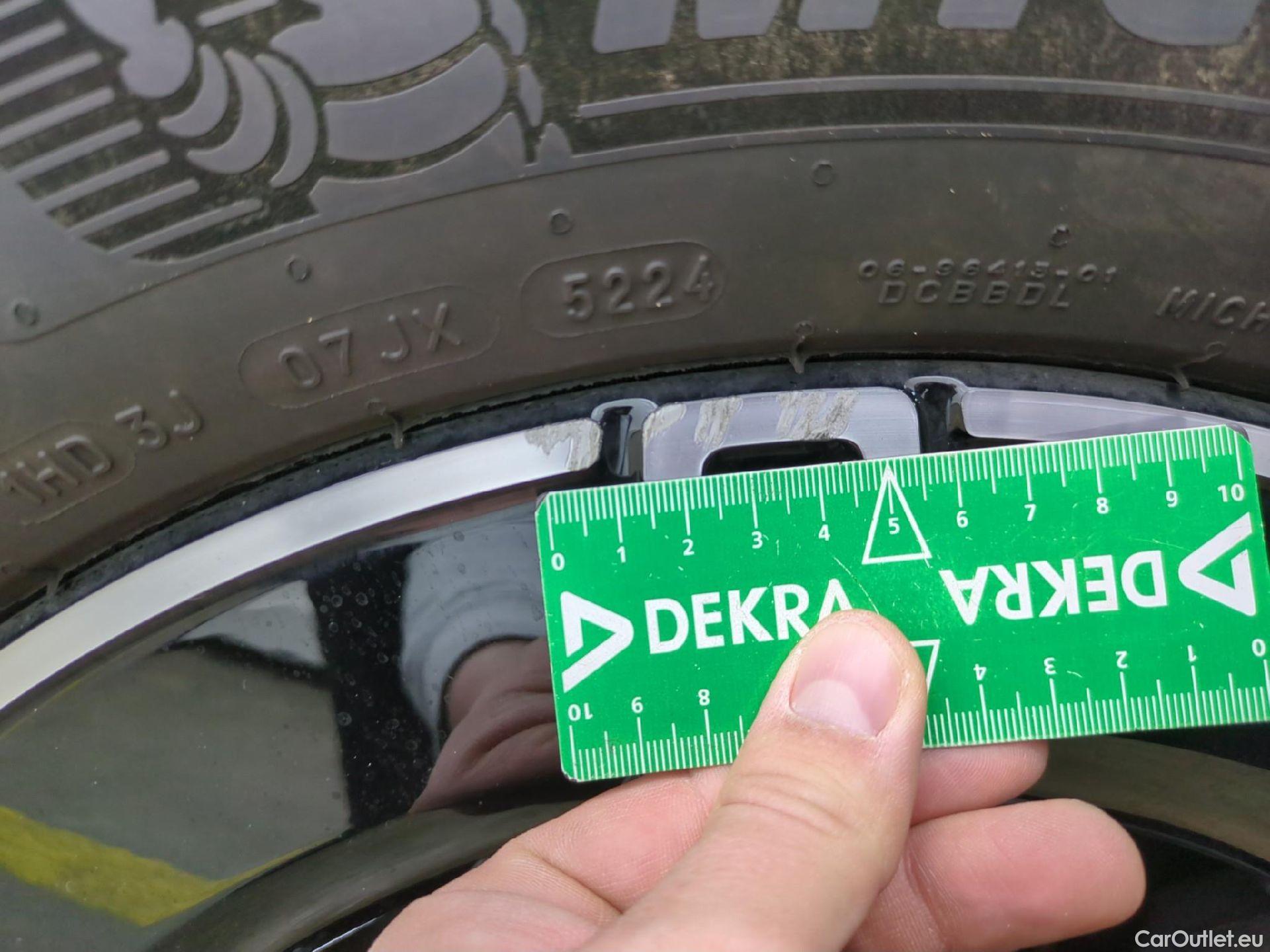  Mercedes  EQA MERCEDES-BENZ  / 2021 / 5P / SUV  250+ AMG Line #6