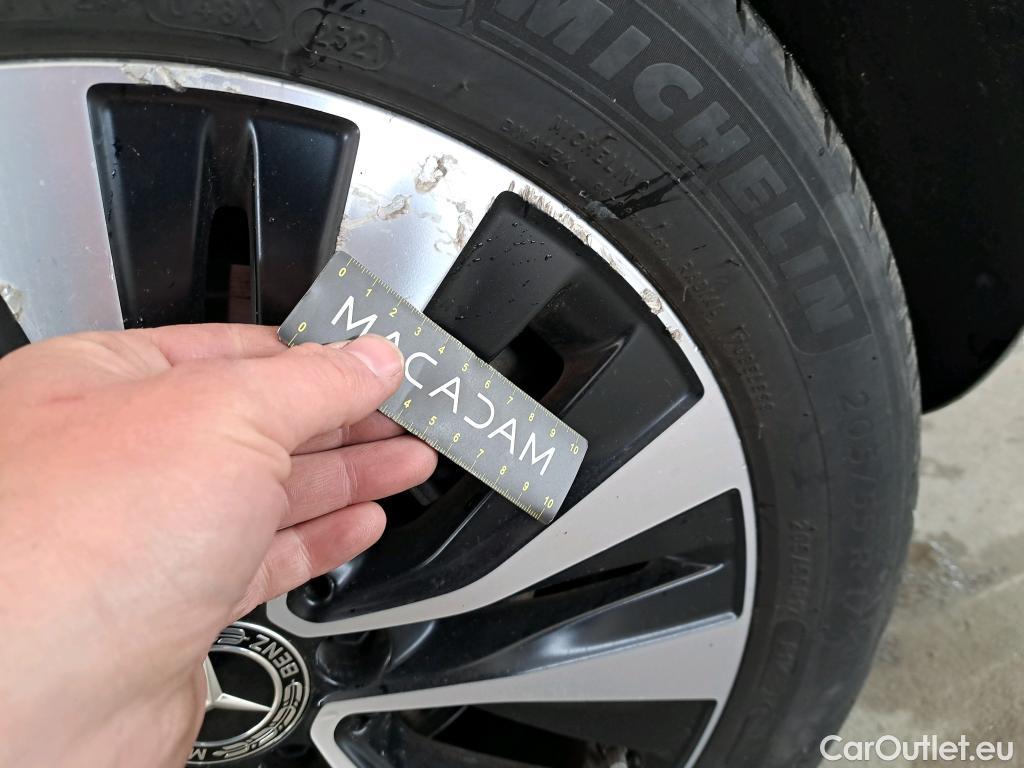  Mercedes  A-Klasse Classe A Compact  2018  5P  Berline A 250 e Business Line 8GDCT
 #17