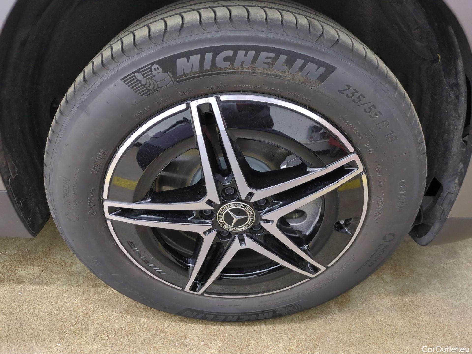  Mercedes  EQA MERCEDES-BENZ  / 2021 / 5P / SUV  250+ AMG Line #3