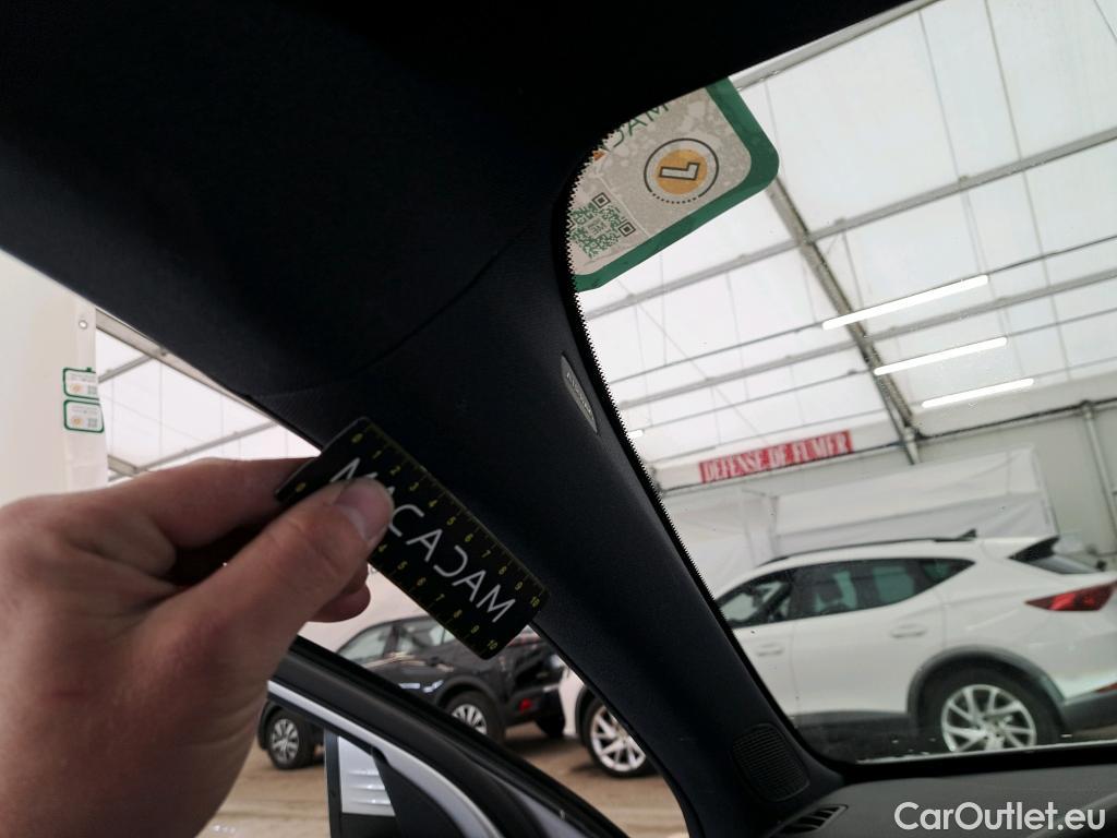  Mercedes  A-Klasse Classe A Compact  2018  5P  Berline A 250 e Business Line 8GDCT
 #26