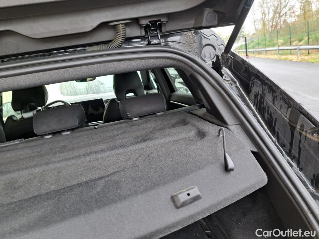  Renault  Austral RENAULT  / 2022 / 5P / Crossover TECHNO ESPRIT ALPINE MILD HYBRID 160 #33