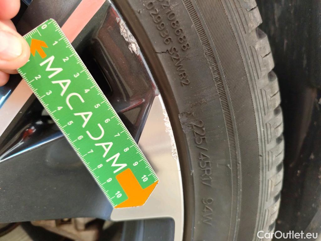  Peugeot  308 PEUGEOT  / 2021 / 5P / Berline PHEV 180 E-EAT8 ALLURE PACK #17