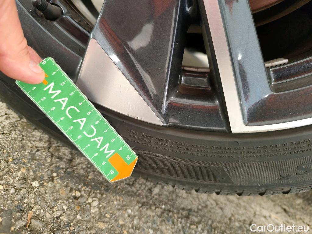  Peugeot  308 PEUGEOT  / 2021 / 5P / Berline PHEV 180 E-EAT8 ALLURE PACK #13