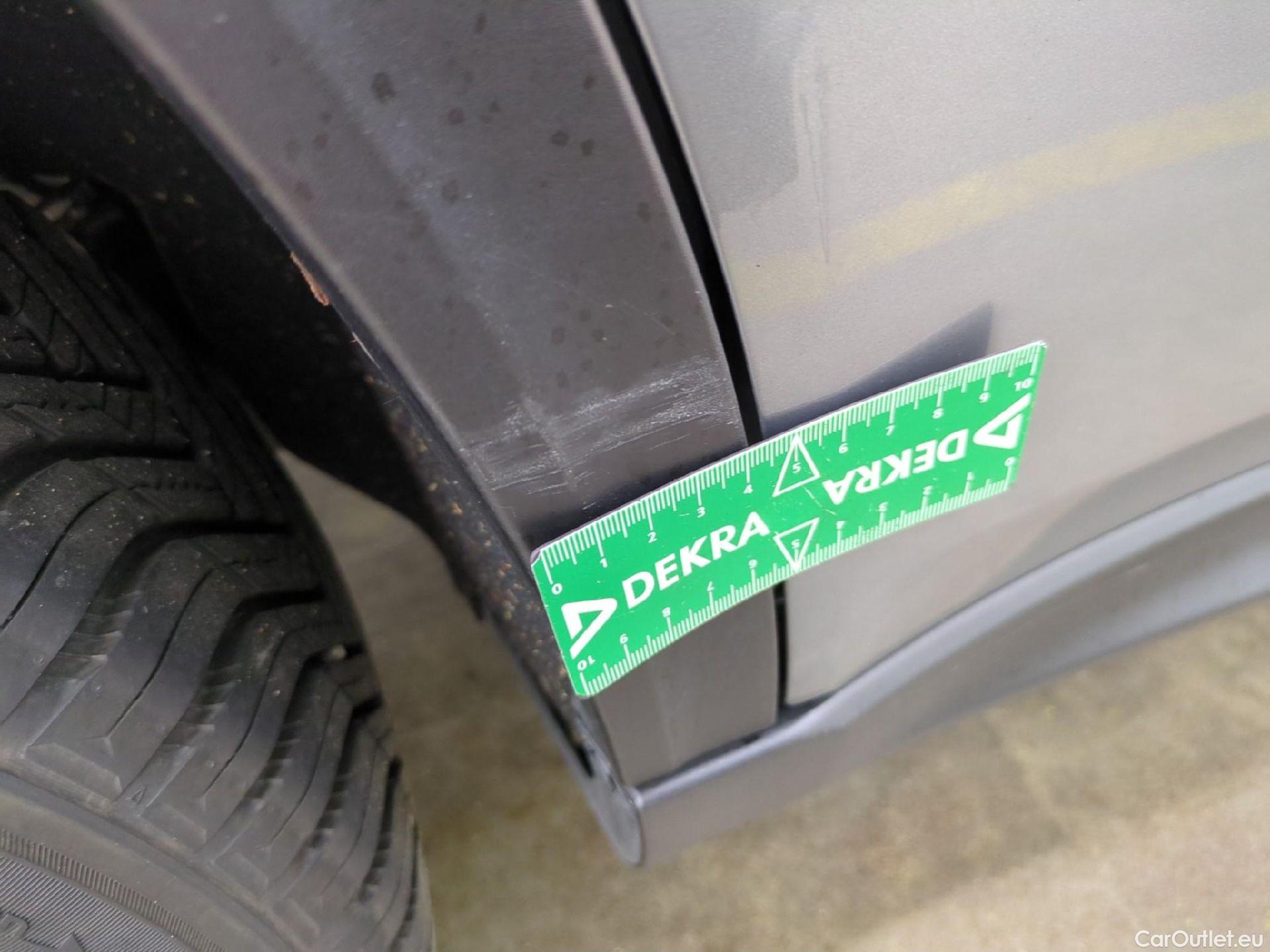  Land Rover  Discovery SUZUKI Vitara / 2015 / 5P / SUV 1.5 Dualjet hybrid PRIVILEGE AT #2