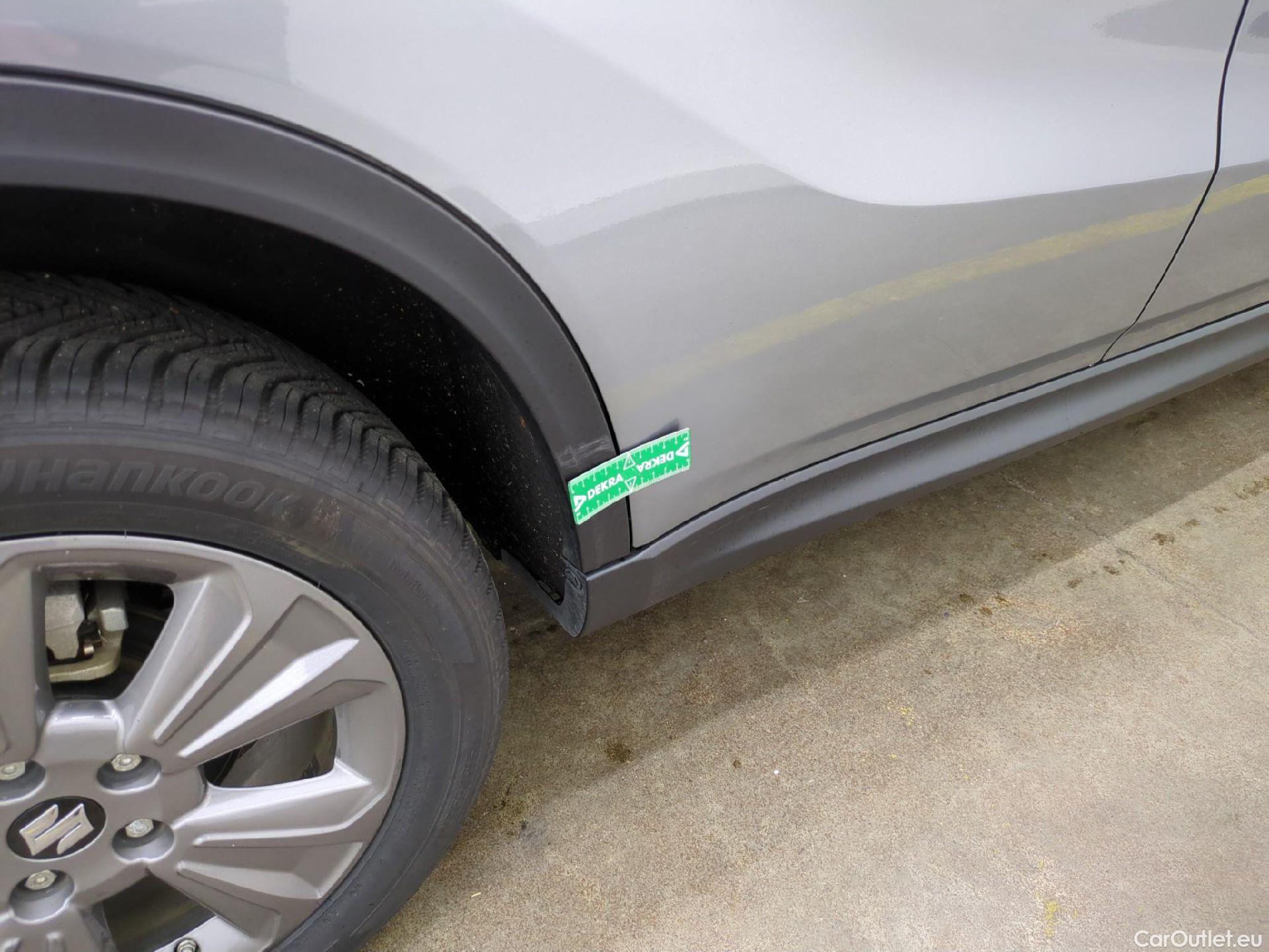  Land Rover  Discovery SUZUKI Vitara / 2015 / 5P / SUV 1.5 Dualjet hybrid PRIVILEGE AT #1