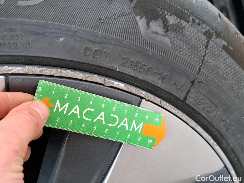  Tesla  Model Y TESLA  / 2021 / 5P / SUV RWD #10