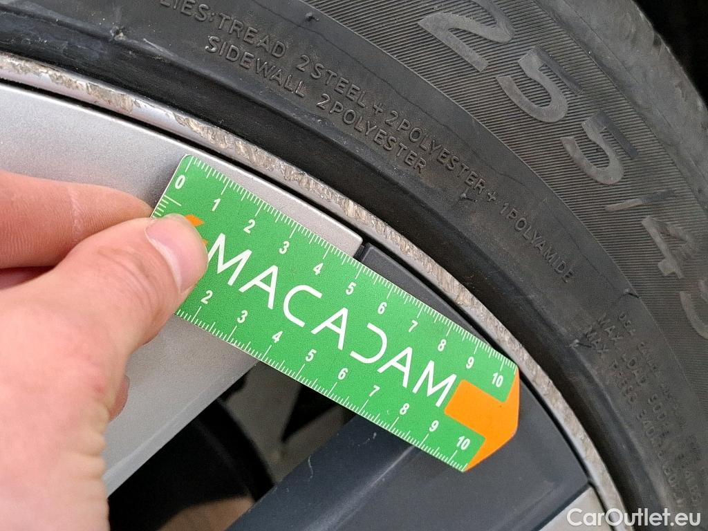  Tesla  Model Y TESLA  / 2021 / 5P / SUV RWD #4