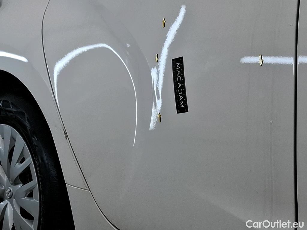  Toyota  Yaris TOYOTA  Hybride / 2019 / 5P / Berline Hybride 116h Dynamic Business Beyond Zer #33