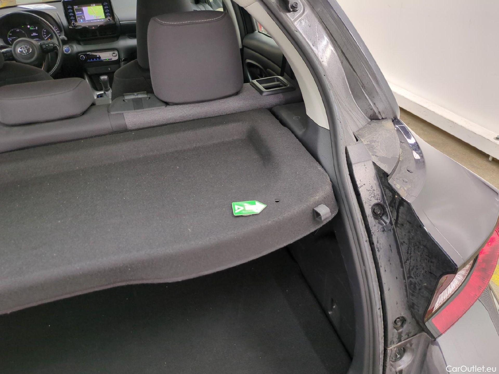  Toyota  Yaris TOYOTA  Hybride / 2019 / 5P / Berline Hybride 116h France Business #1