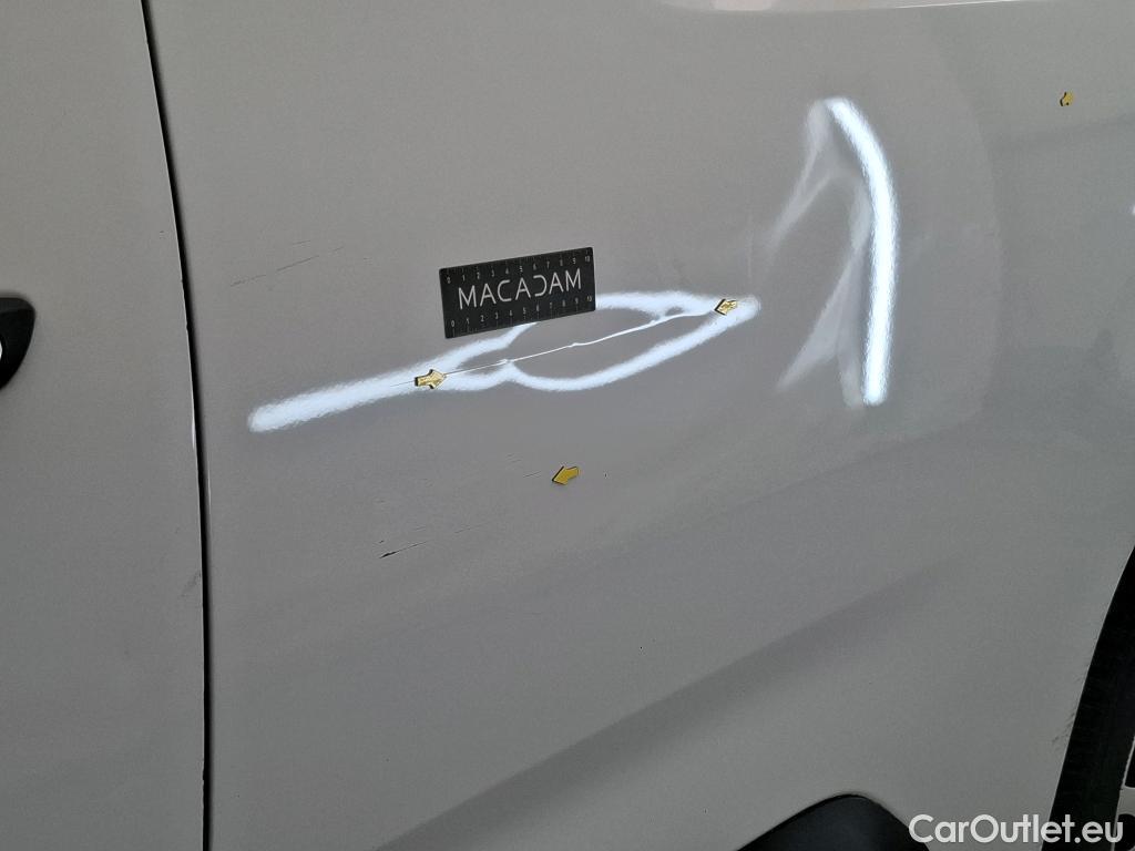  Citroen  Berlingo CITROEN  Van / 2018 / 4P / Fourgonnette Taille M 650kg BlueHDi 130 S&S EAT8 #9