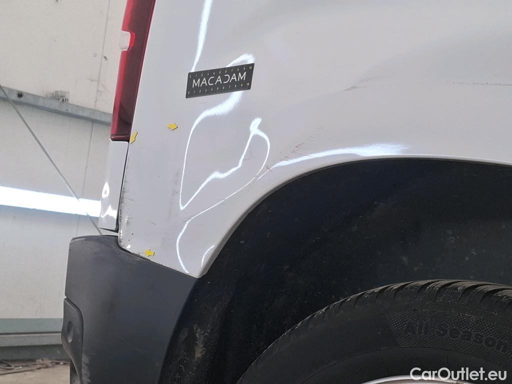  Citroen  Berlingo CITROEN  Van / 2018 / 4P / Fourgonnette Taille M 650kg BlueHDi 130 S&S EAT8 #3