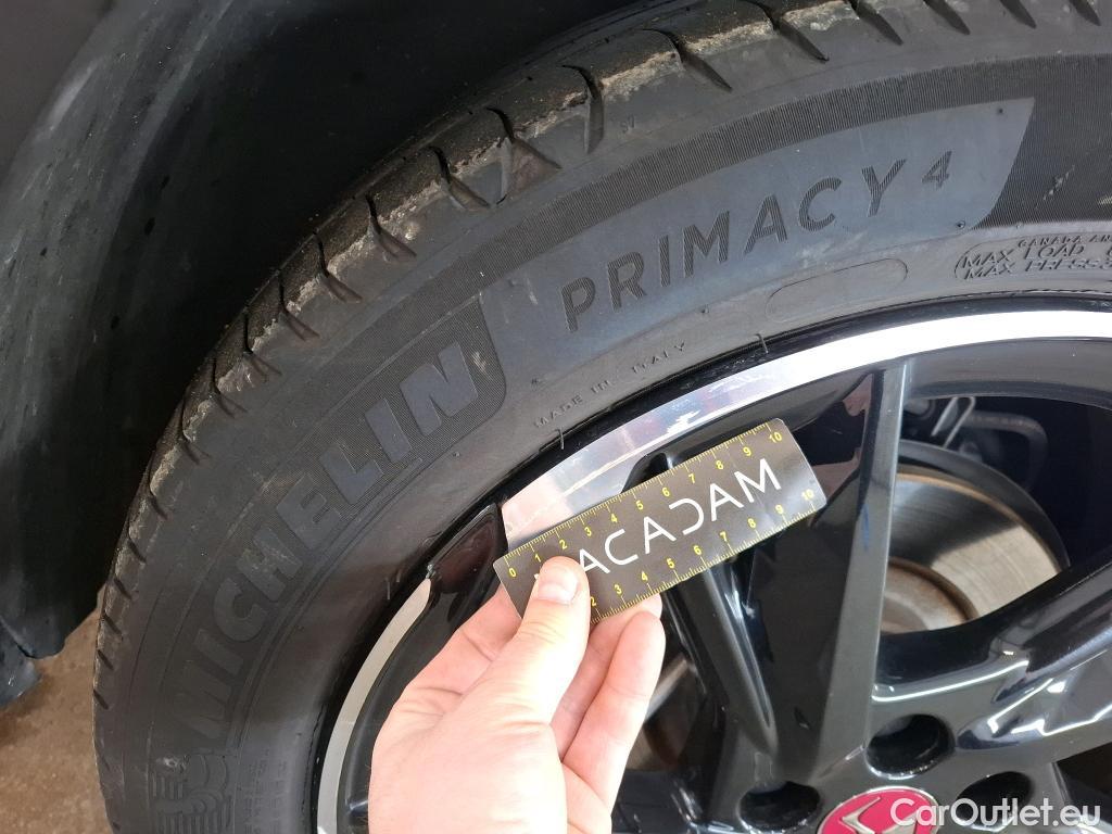  DS  DS7 DS DS 7 Crossback / 2017 / 5P / SUV E-TENSE 4x4 300 PERFORMANCE Line #72