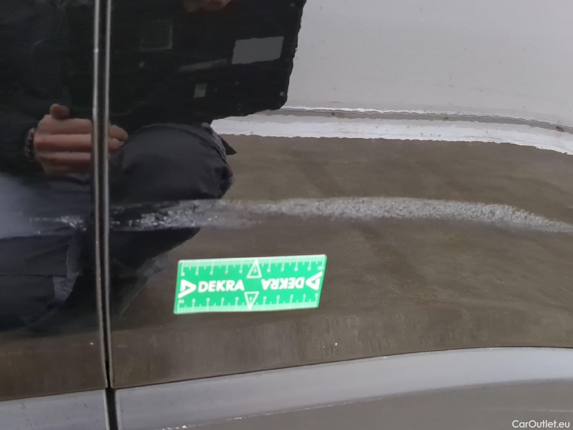  Jeep  Compass JEEP  / 2021 / 5P / SUV 1.3 TURBO T4 240 4XE LIMITED OPERATION STOCK #17