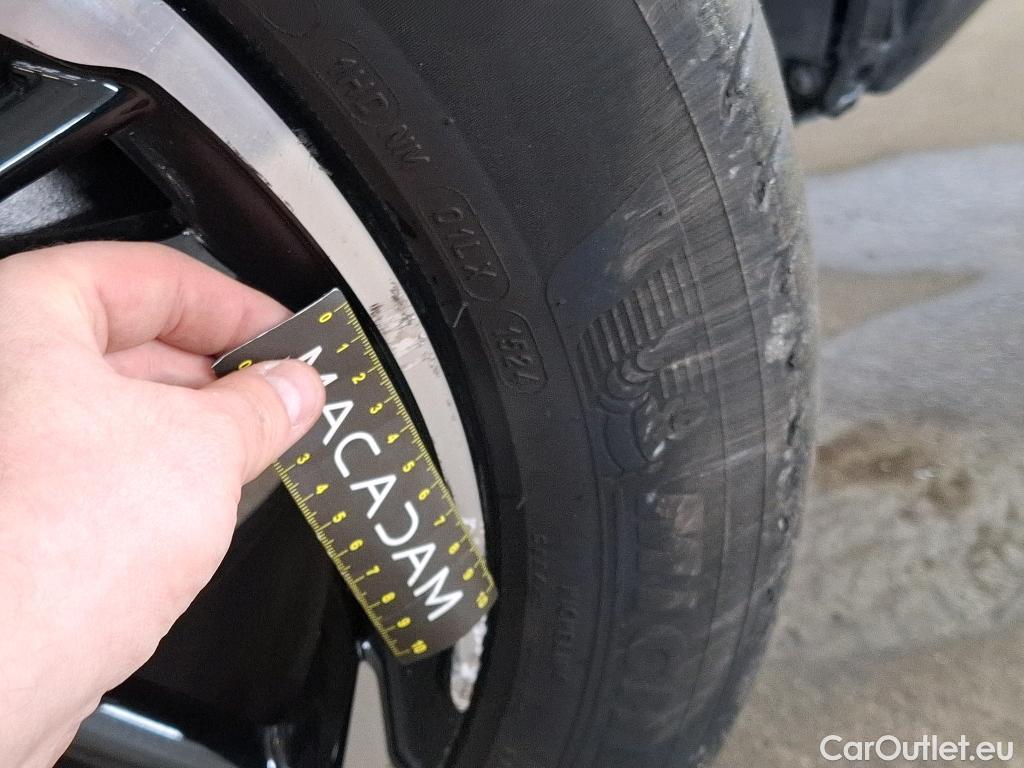  DS  DS7 DS DS 7 Crossback / 2017 / 5P / SUV E-TENSE 4x4 300 PERFORMANCE Line #77