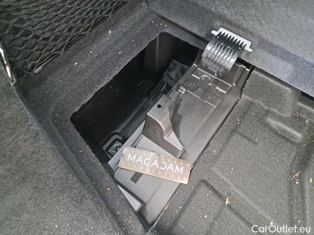  Bmw  Serie 3 BMW Série 3 Touring / 2022 / 5P / Break 318d 150ch BVA8 #13