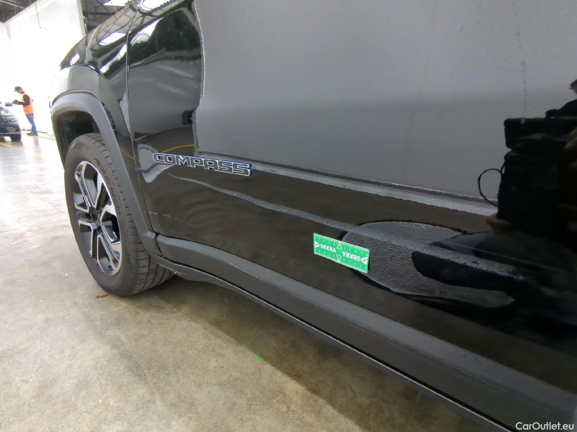  Jeep  Compass JEEP  / 2021 / 5P / SUV 1.3 TURBO T4 240 4XE LIMITED OPERATION STOCK #16