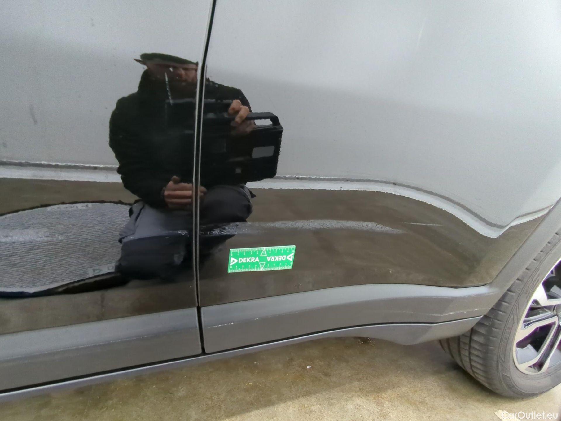  Jeep  Compass JEEP  / 2021 / 5P / SUV 1.3 TURBO T4 240 4XE LIMITED OPERATION STOCK #18