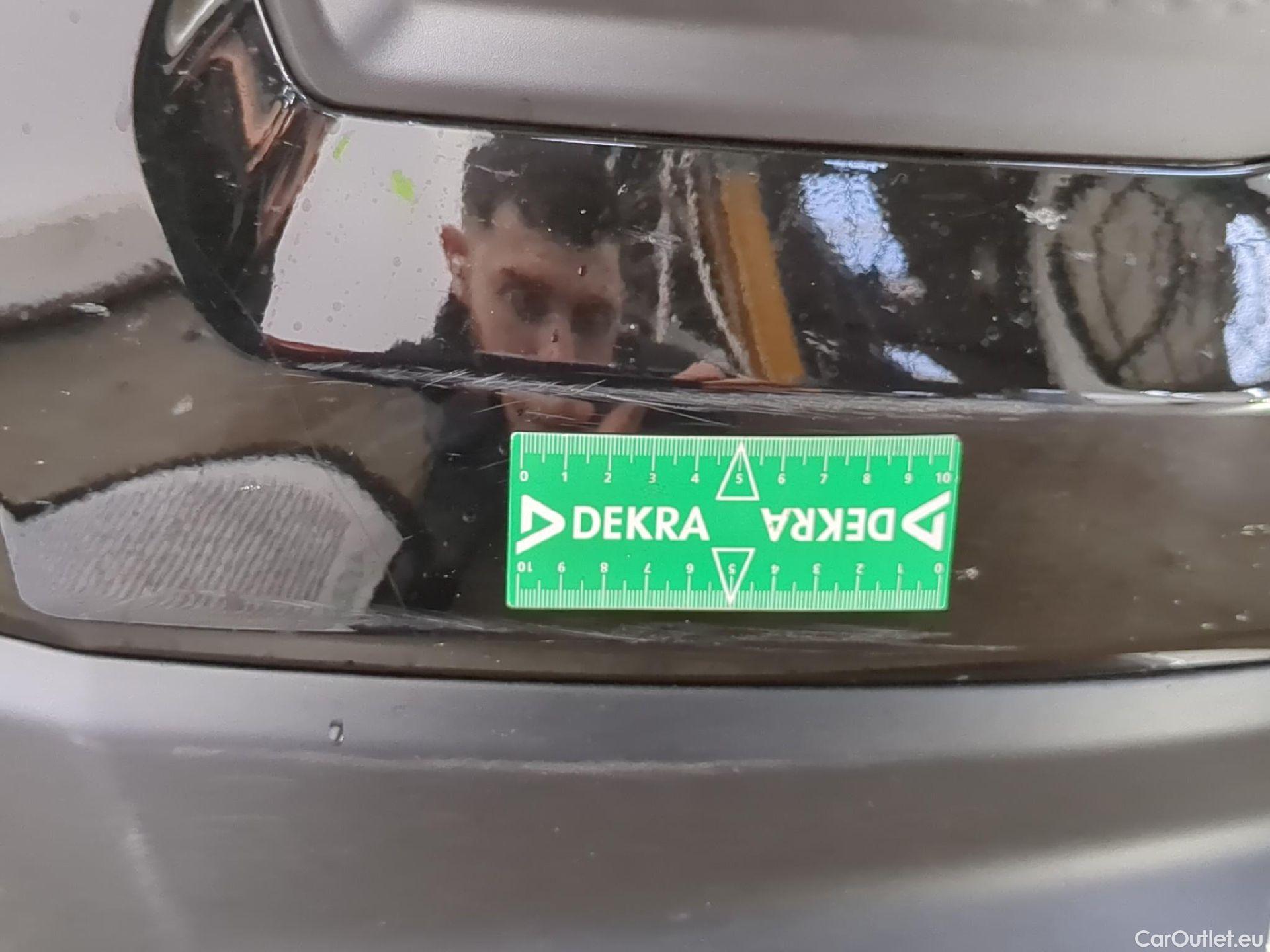  Jeep  Compass JEEP  / 2021 / 5P / SUV 1.3 TURBO T4 240 4XE LIMITED OPERATION STOCK #11