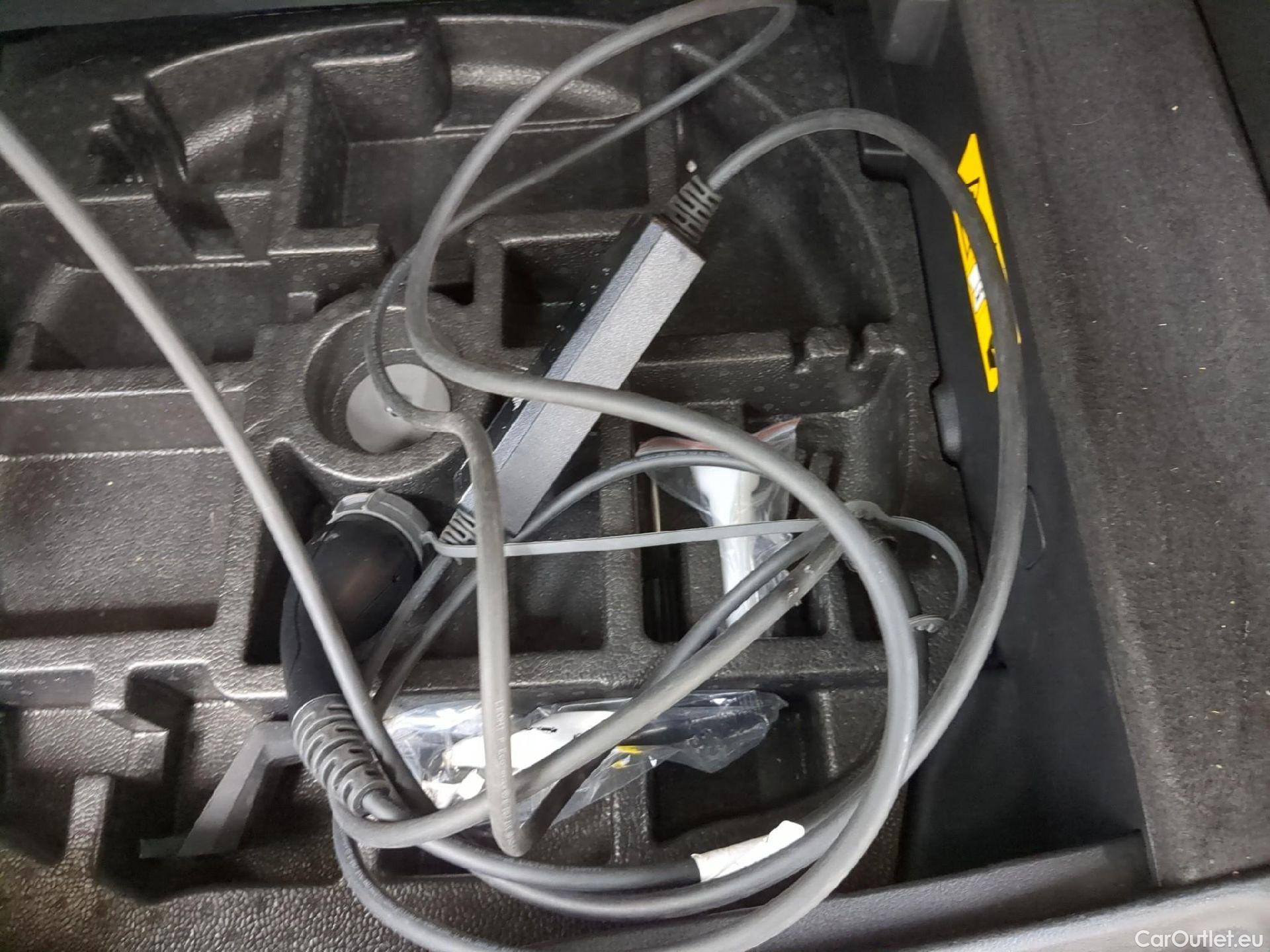  Jeep  Compass JEEP  / 2021 / 5P / SUV 1.3 TURBO T4 240 4XE LIMITED OPERATION STOCK #4