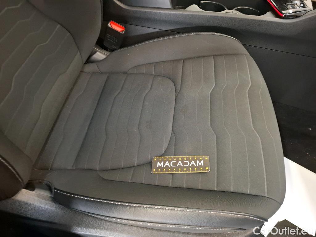  KIA  Sportage KIA  / 2021 / 5P / SUV 1.6 T-GDI 265 PHEV AUTO 4WD DESIGN #17