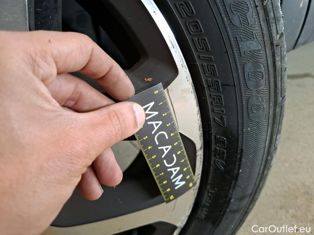  Renault  Captur  Intens 0.9 TCe 90CV BVM5 E6 #11