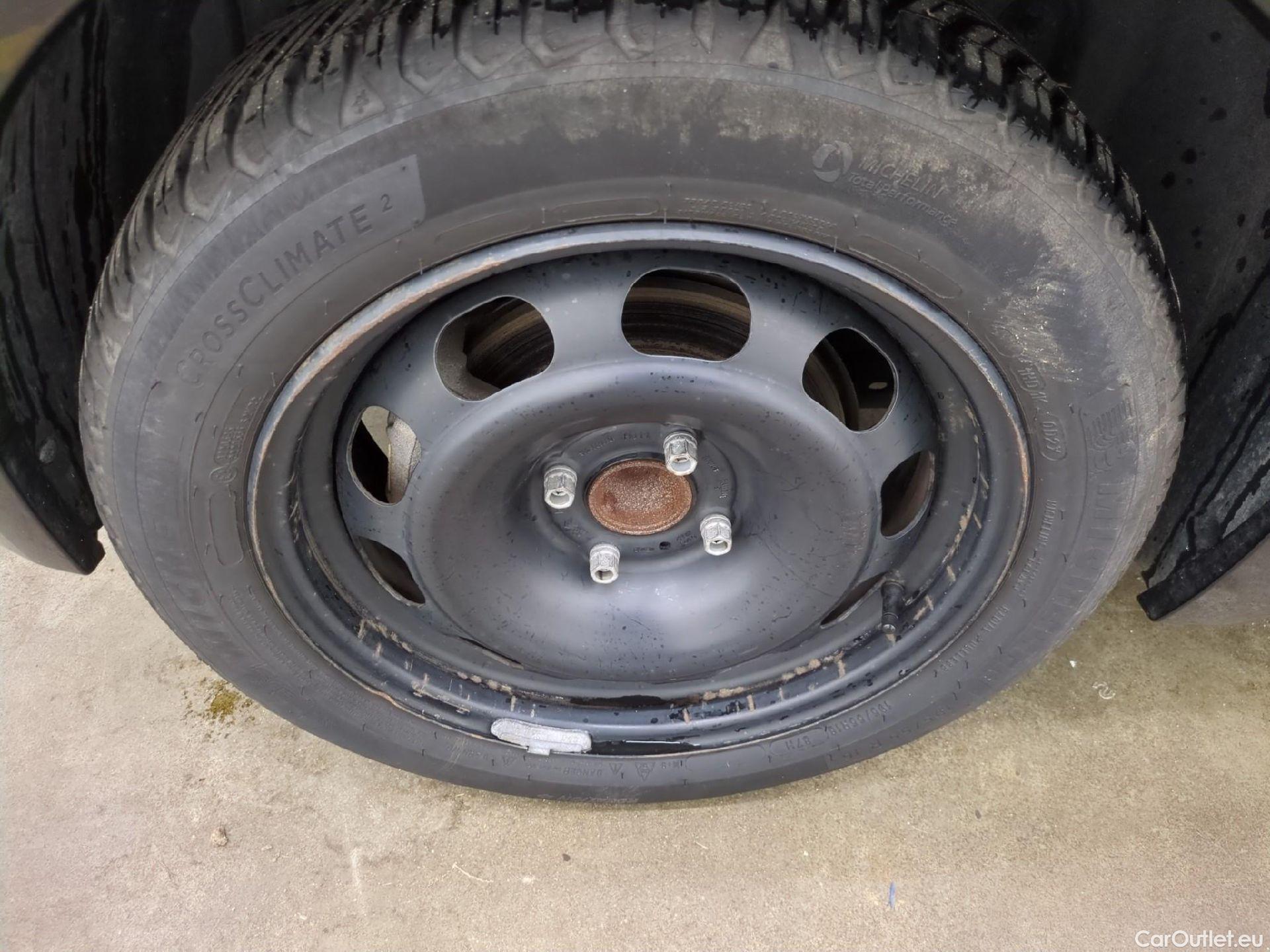  Peugeot  208  (e-) Active Business 50kWh BVA #12