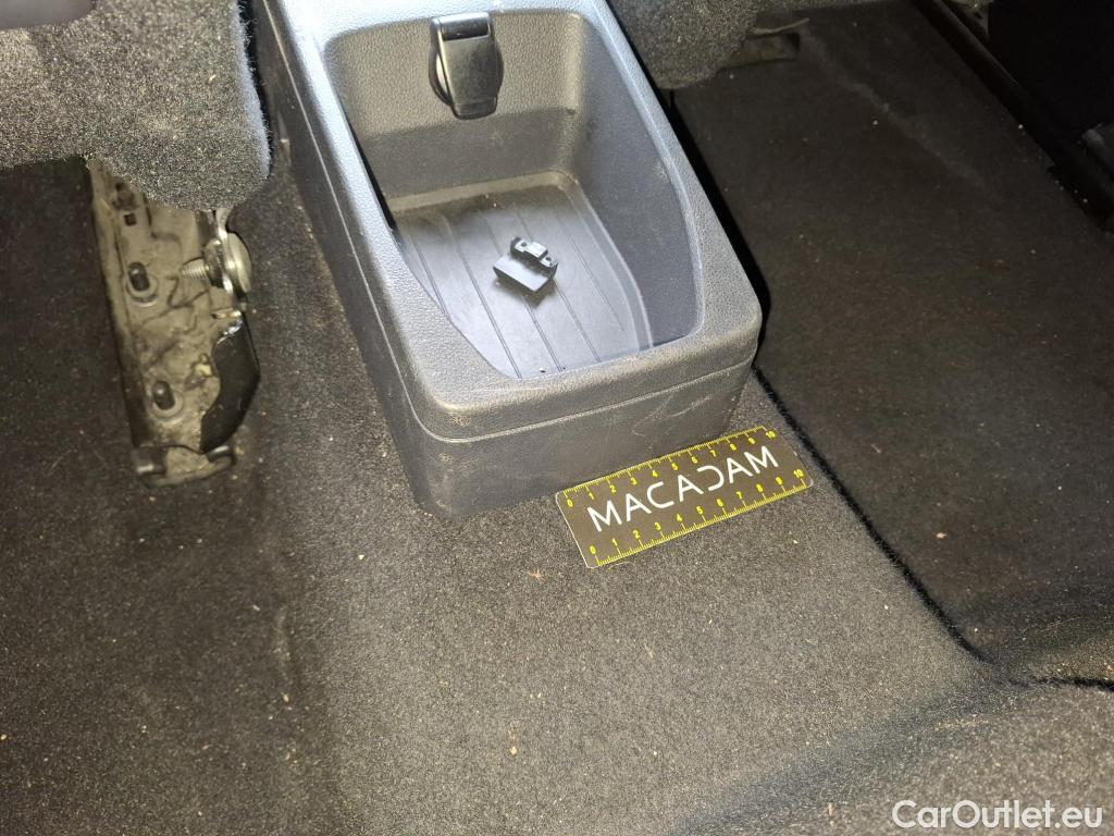  Renault  Captur  Intens 0.9 TCe 90CV BVM5 E6 #52