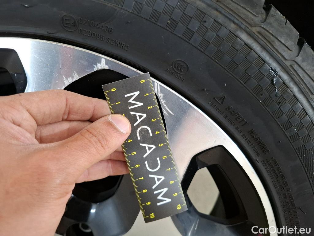  Renault  Captur  Intens 0.9 TCe 90CV BVM5 E6 #40