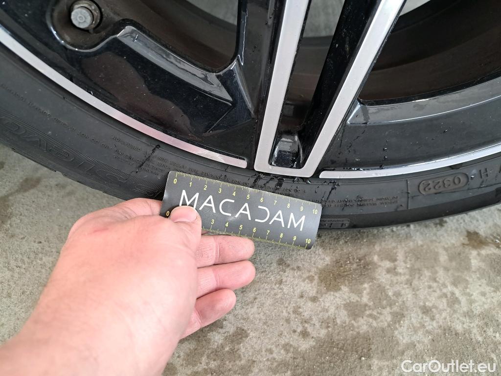  Mercedes  A-Klasse MERCEDES-BENZ Classe A Compact / 2018 / 5P / Berline A 200 AMG Line 7G-DCT #18