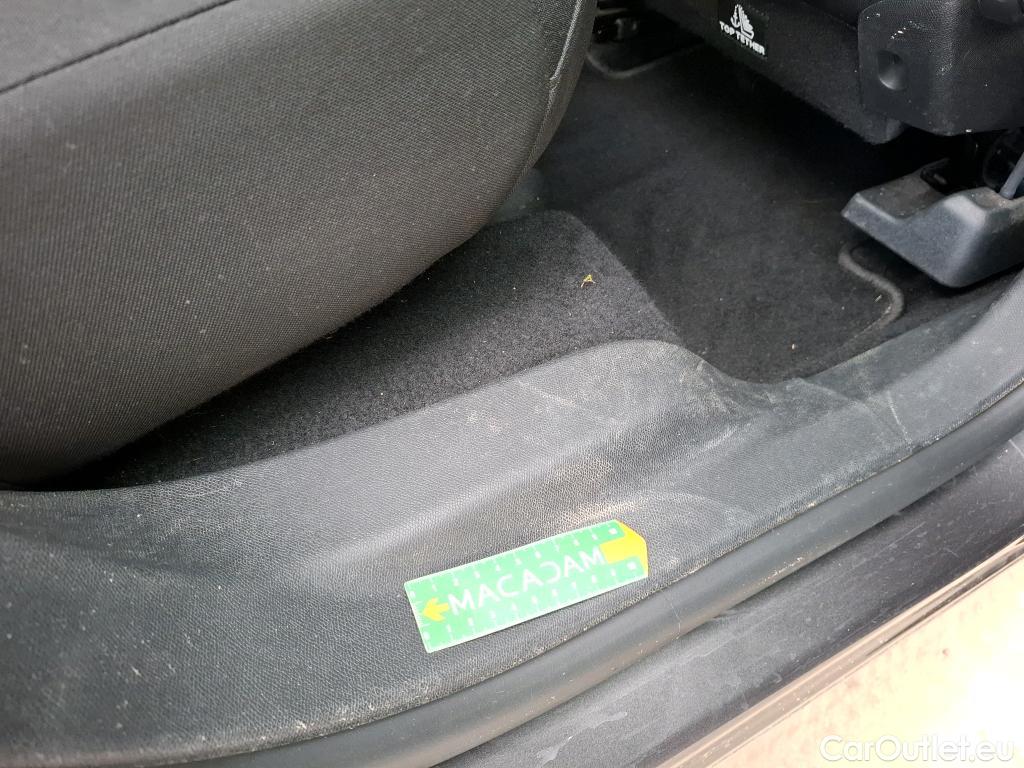  Peugeot  3008  II Active Pack 1.5 HDi 130CV BVA8 E6d #15