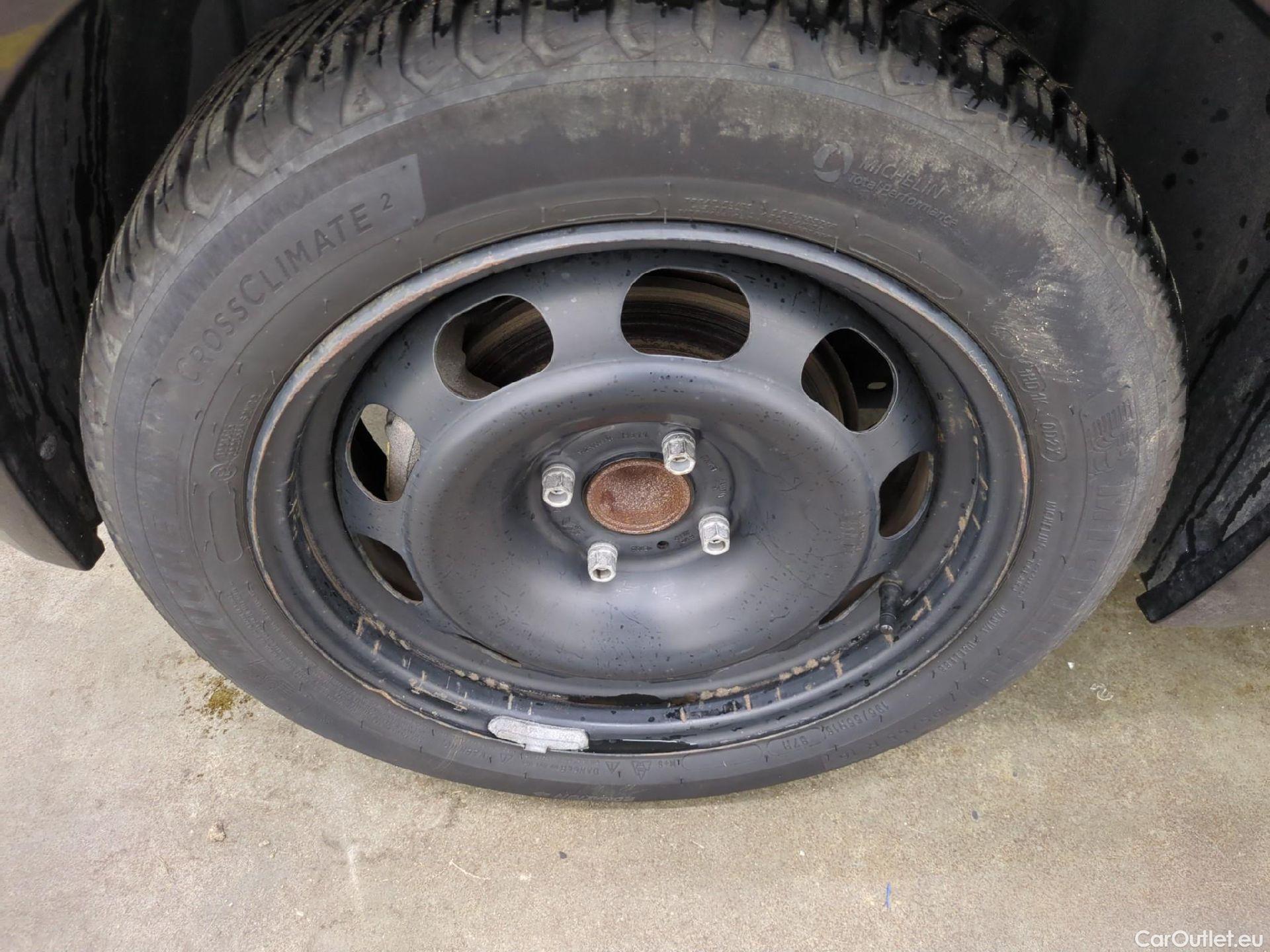  Peugeot  208  (e-) Active Business 50kWh BVA #13