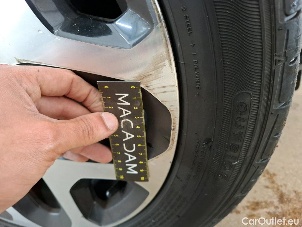  Renault  Captur  Intens 0.9 TCe 90CV BVM5 E6 #22