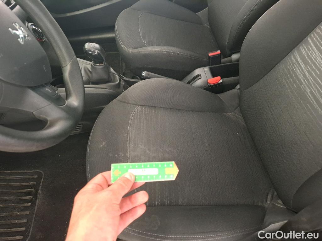  Peugeot  208  Affaire Premium Pack 1.5 HDi 100CV BVM5 E6dT #21