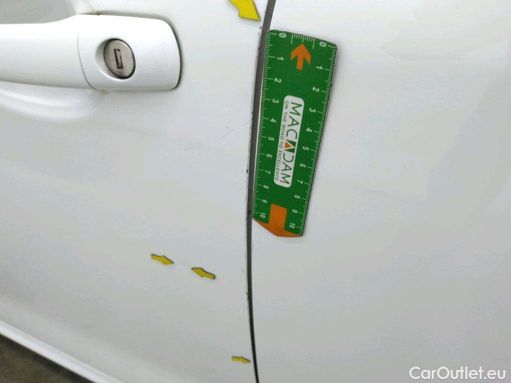  Peugeot  208  Affaire Premium Pack 1.5 HDi 100CV BVM5 E6dT #2