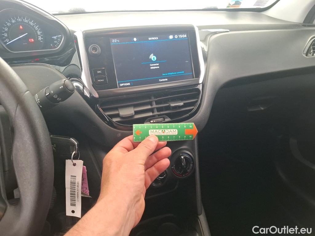  Peugeot  208  Affaire Premium Pack 1.5 HDi 100CV BVM5 E6dT #19