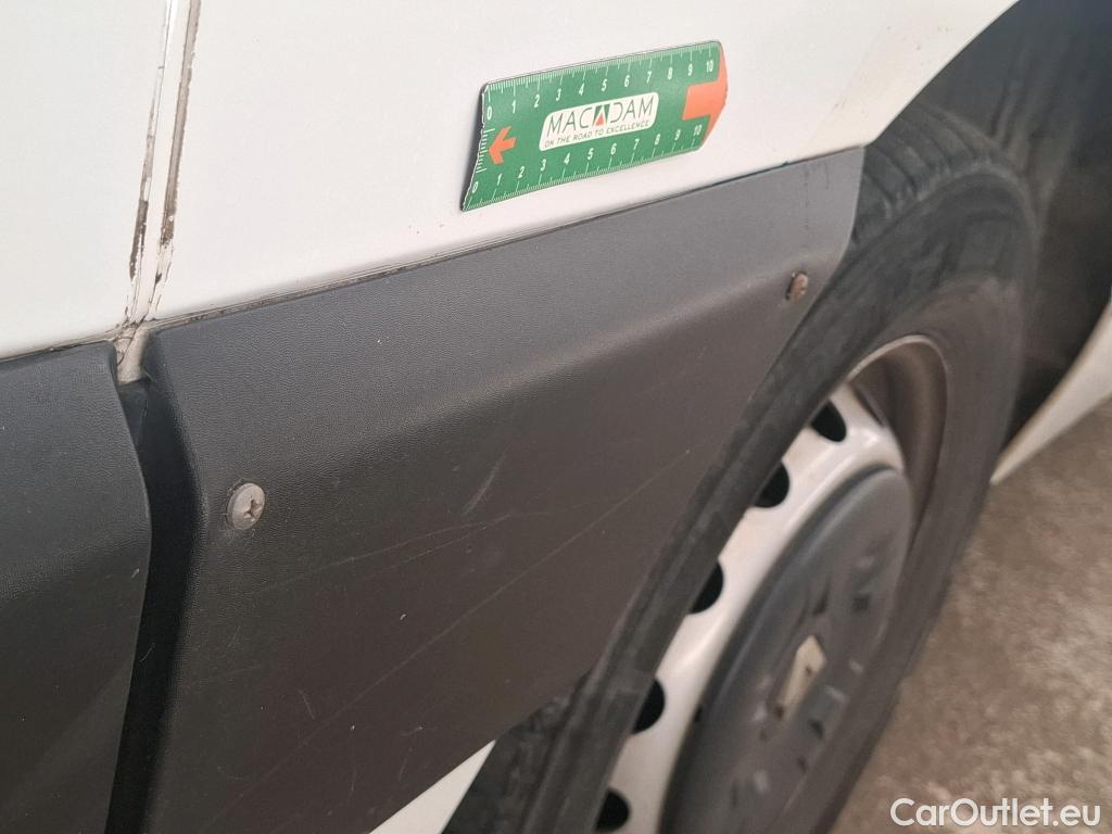  Renault  Master  III Fourgon L2H2 3 5 Grand Confort dCi 130CV BVM6 E6 #84