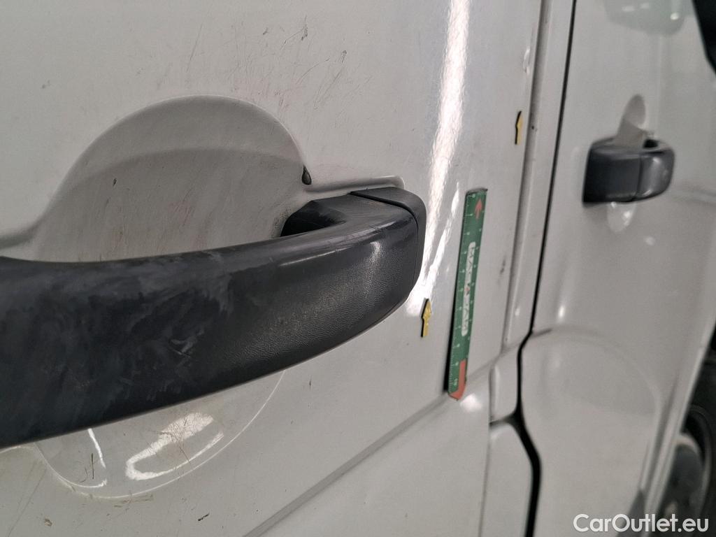  Renault  Master  III Fourgon L2H2 3 5 Grand Confort dCi 130CV BVM6 E6 #15