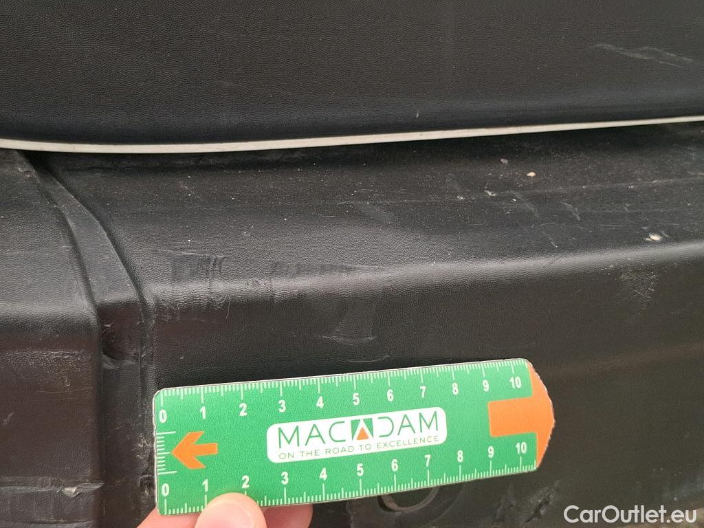  Renault  Master  III Fourgon L2H2 3 5 Grand Confort dCi 130CV BVM6 E6 #133