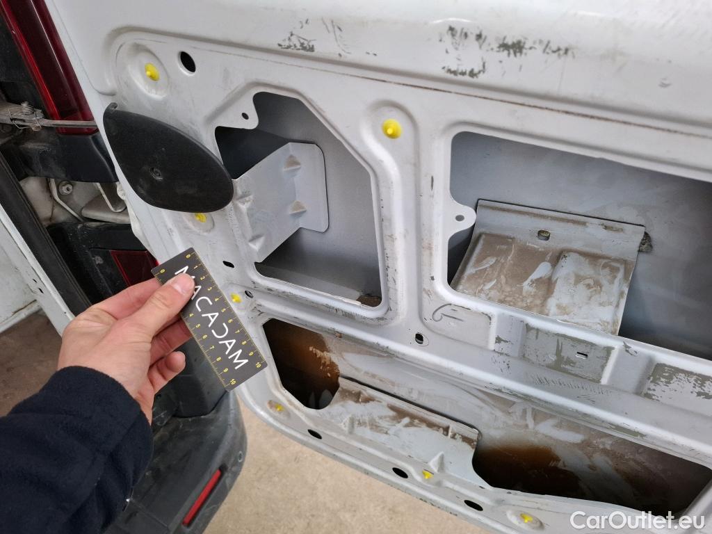  Renault  Trafic  III Fourgon L2H1 1200 Confort 1.6 dCi 120CV BVM6 E6 #89