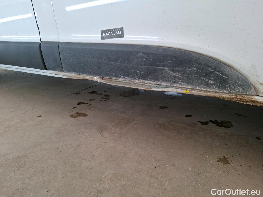  Renault  Trafic  III Fourgon L2H1 1200 Confort 1.6 dCi 120CV BVM6 E6 #57