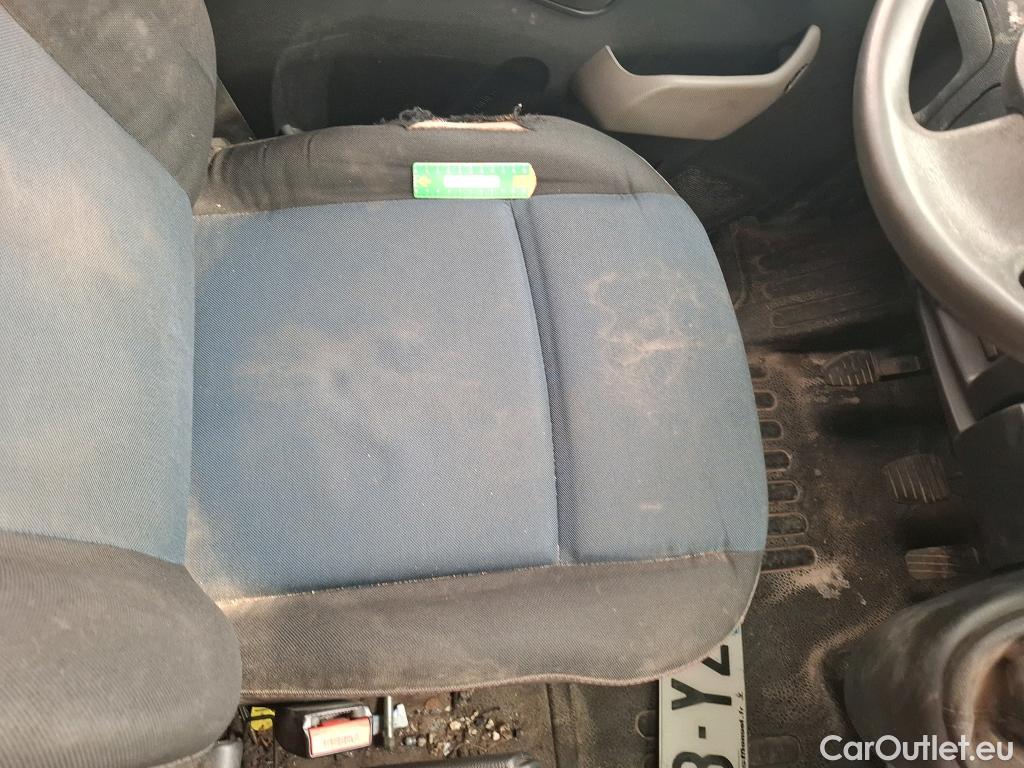  Renault  Master  III Fourgon L2H2 3 5 Grand Confort dCi 130CV BVM6 E6 #33