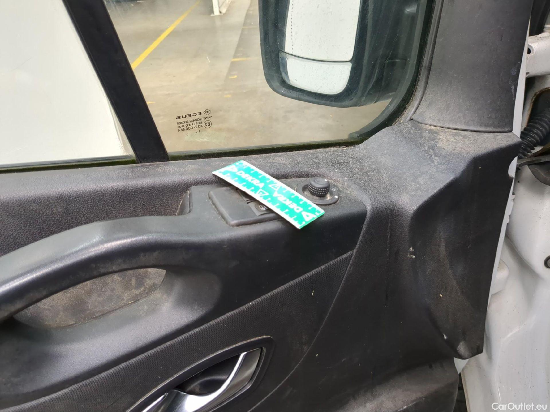  Renault  Trafic RENAULT  / 2019 / 4P / Fourgon tole FG GCF L1H1 1000 dCi 120 #2