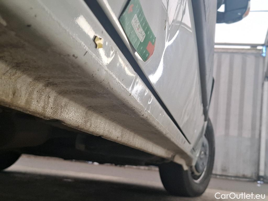  Renault  Master  III Fourgon L2H2 3 5 Grand Confort dCi 130CV BVM6 E6 #30