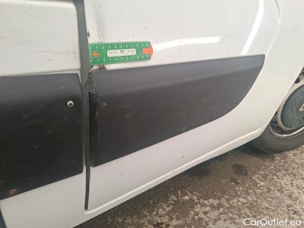  Renault  Master  III Fourgon L2H2 3 5 Grand Confort dCi 130CV BVM6 E6 #81