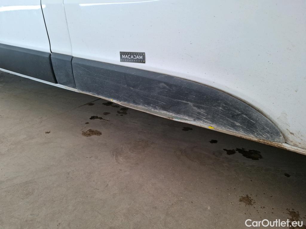  Renault  Trafic  III Fourgon L2H1 1200 Confort 1.6 dCi 120CV BVM6 E6 #56