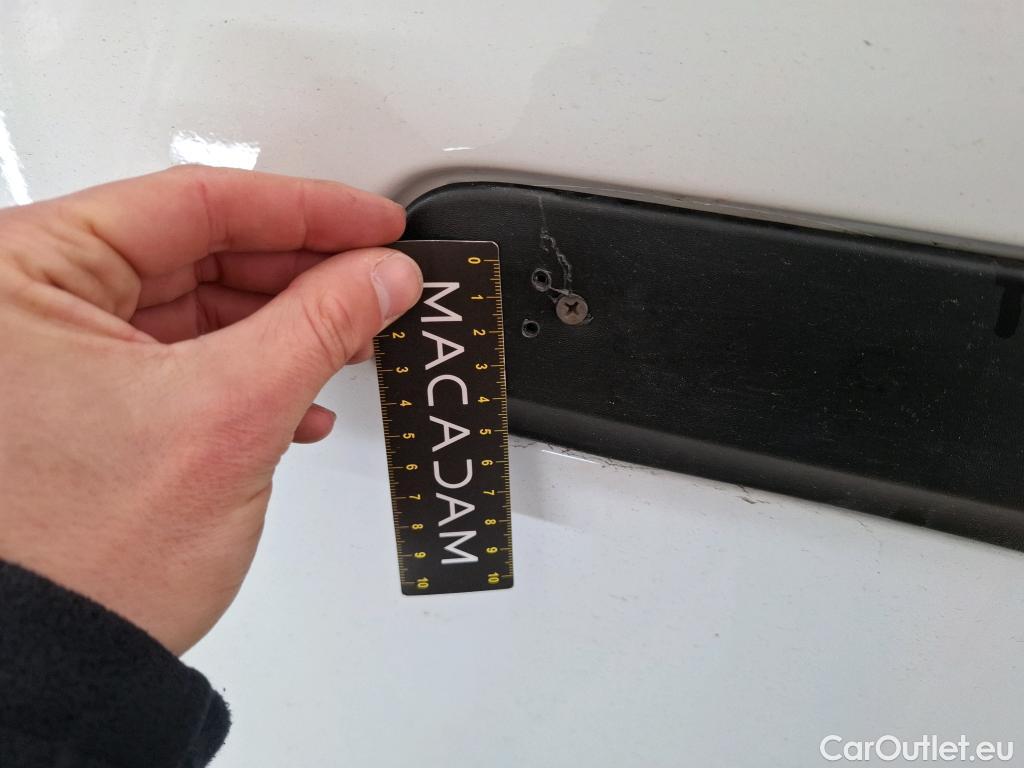  Renault  Trafic  III Fourgon L2H1 1200 Confort 1.6 dCi 120CV BVM6 E6 #79